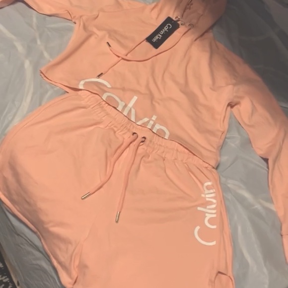 Calvin Klein 2 pc. set NWT! - Picture 2 of 7